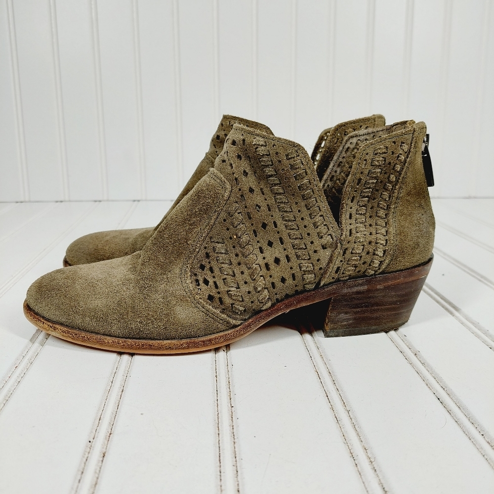 Vince Camuto Prasata Taupe Suede Back Zip Pump Heels Ankle Booties I313
